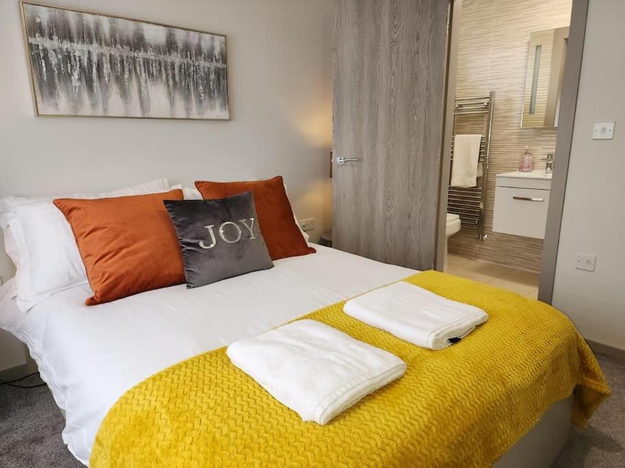 Horizon House, Modern 2-Bedroom Flat 2, Parking, Netflix, أكسفورد المظهر الخارجي الصورة