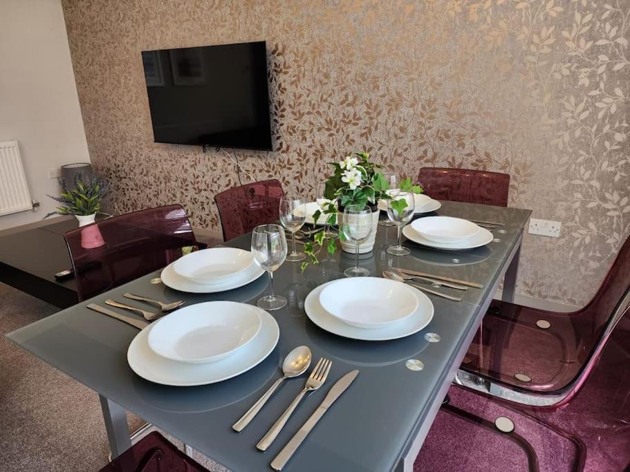 Horizon House, Modern 2-Bedroom Flat 2, Parking, Netflix, أكسفورد المظهر الخارجي الصورة